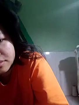-Tinamo- Momentaufnahme des Live-Raums auf Stripchat