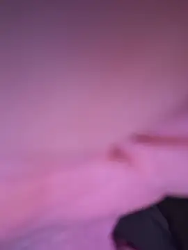 -Troni- captura da sala ao vivo na Stripchat