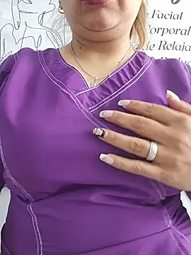 -Zoe-1 live room snapshot on Stripchat