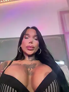 12INCHXIMENAXXX captura de la sala en vivo en Stripchat