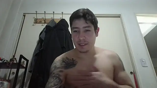 9999Alez live room snapshot on Stripchat
