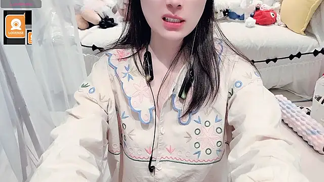 AKiKi711 captura de la sala en vivo en Stripchat