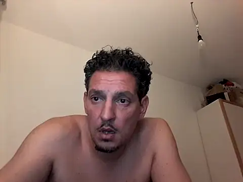 ARTANIS20 captura de la sala en vivo en Stripchat