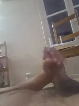 Abcdefgklmtri live room snapshot on Stripchat
