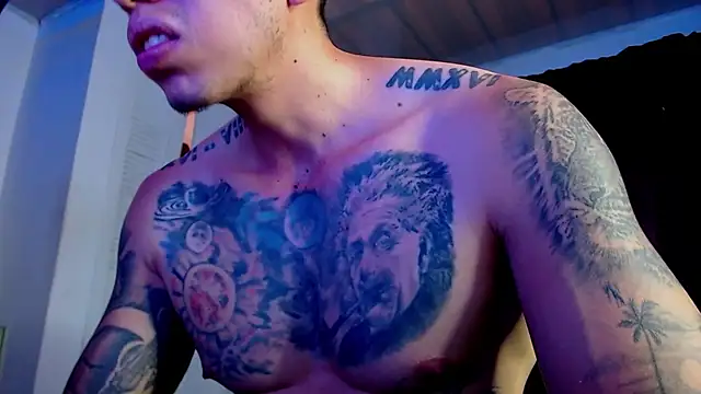 Adam_Hudsond live room snapshot on Stripchat