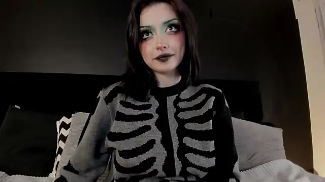 Adeelinee captura de la sala en vivo en Stripchat