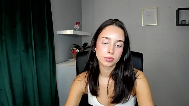 AdeleSolo captura da sala ao vivo na Stripchat