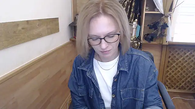 AdelleLovee_ Momentaufnahme des Live-Raums auf Stripchat