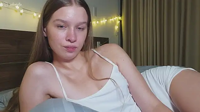 Adorielle Momentaufnahme des Live-Raums auf Stripchat