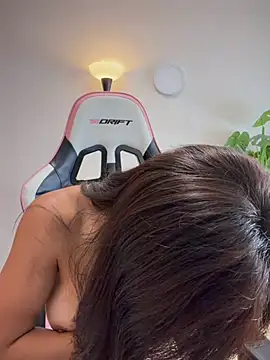 Adriennesexxx Momentaufnahme des Live-Raums auf Stripchat
