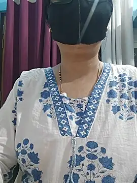 Aishwaryaa_69 captura de la sala en vivo en Stripchat