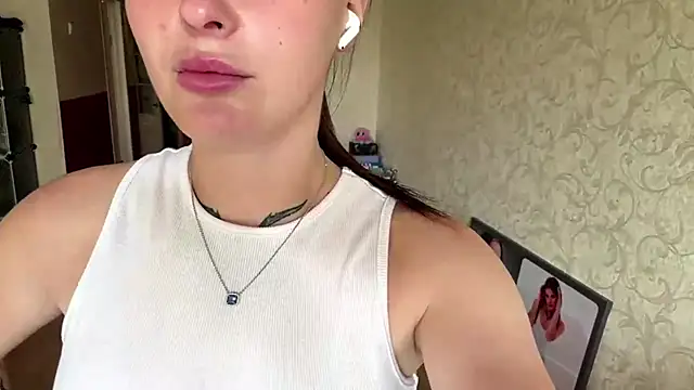 AkilahUrquidez Momentaufnahme des Live-Raums auf Stripchat