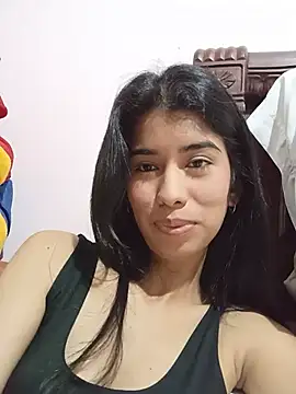 Alana_2026 momentopname van live room op Stripchat
