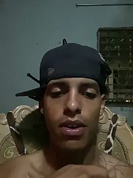 Aleexxx_2005 captura da sala ao vivo na Stripchat