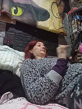 AlejandritaMilf captura de la sala en vivo en Stripchat