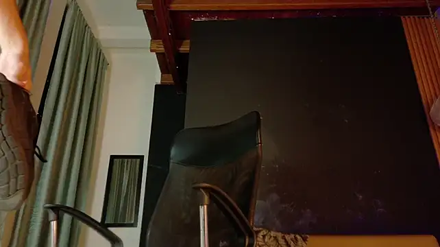 Alejo_twiink captura da sala ao vivo na Stripchat