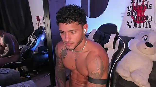 Alessandro_Vanni momentopname van live room op Stripchat