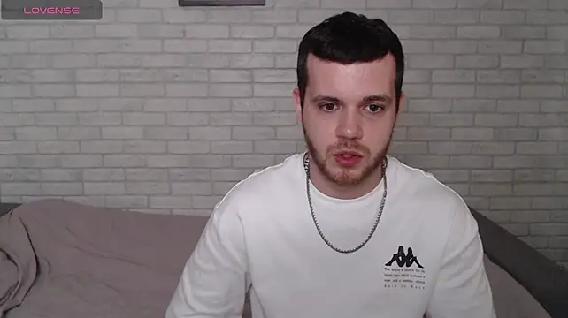 Alexxx_horny снимок онлайн-комнаты на Stripchat