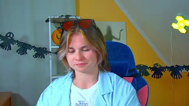 AliceAllard captura de la sala en vivo en Stripchat