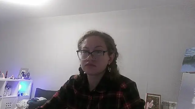 Alice_newhome captura da sala ao vivo na Stripchat