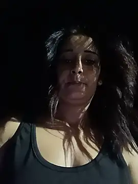 Alina03210 live room snapshot on Stripchat
