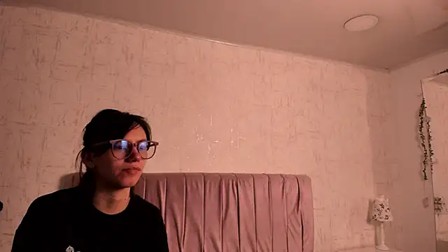 Alis_Roze Momentaufnahme des Live-Raums auf Stripchat