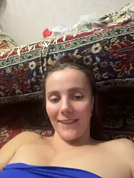 AlisaKissss Momentaufnahme des Live-Raums auf Stripchat