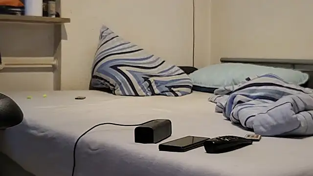 Alphapimmelchen live room snapshot on Stripchat