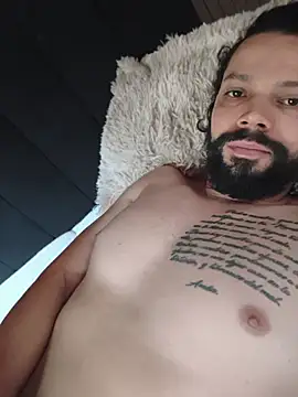 AlukardBig captura de la sala en vivo en Stripchat