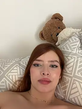 Ambarr_01 live room snapshot on Stripchat