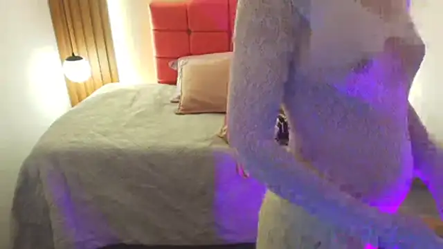 Ambarross_ live room snapshot on Stripchat