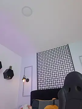 Amber_gold_ снимок онлайн-комнаты на Stripchat