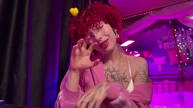 Ameli_Rouse live room snapshot on Stripchat
