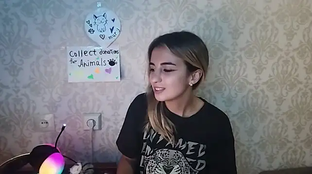 AminaGirls live room snapshot on Stripchat