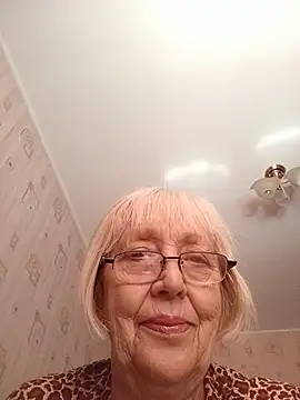 Anatolia5961 live room snapshot on Stripchat