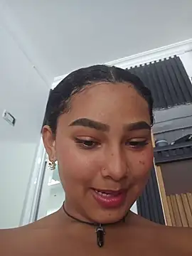 Andrea_Mcfly Momentaufnahme des Live-Raums auf Stripchat
