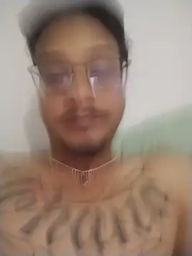 AndresRG_69 Momentaufnahme des Live-Raums auf Stripchat