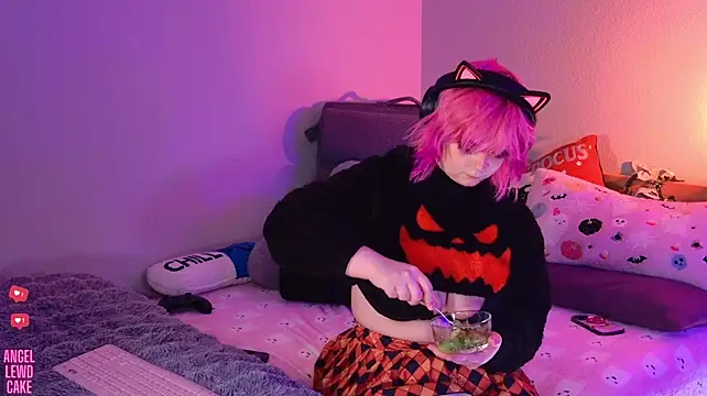 Angel-Lewd-Cake live room snapshot on Stripchat