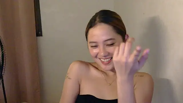 AngelCeya_1 Momentaufnahme des Live-Raums auf Stripchat
