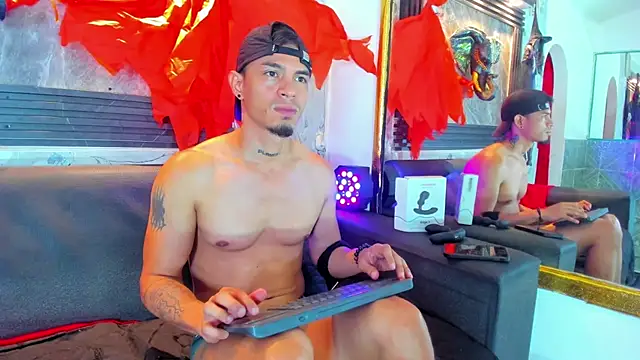 Angel_Blessed live room snapshot on Stripchat