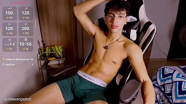 Angelligth Momentaufnahme des Live-Raums auf Stripchat
