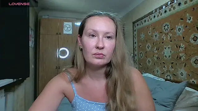 AnnaXLovers снимок онлайн-комнаты на Stripchat