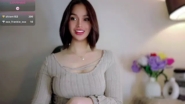 Anna_HollyDoll captura de la sala en vivo en Stripchat
