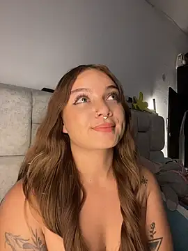 AnnyLopezzz_ Momentaufnahme des Live-Raums auf Stripchat