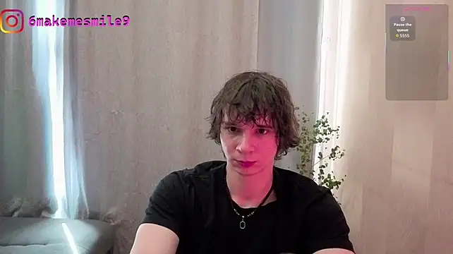 AnthonyCuutie live room snapshot on Stripchat