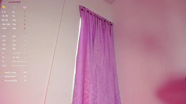 Ari_Monett Momentaufnahme des Live-Raums auf Stripchat