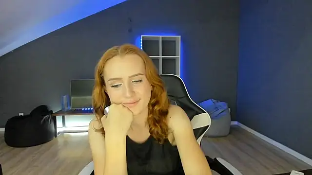 Ari_mon live room snapshot on Stripchat