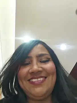 Ariana_Rodriguez Momentaufnahme des Live-Raums auf Stripchat