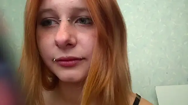 AridVintner live room snapshot on Stripchat