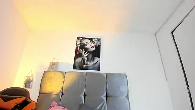 Ariel_star1 momentopname van live room op Stripchat